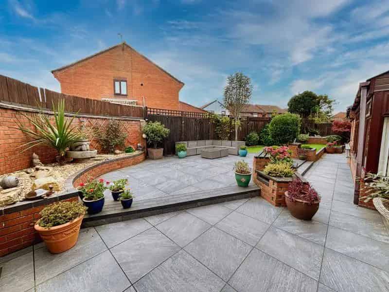 4 Bed Detached House For Sale