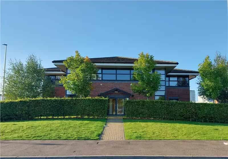 Modern Ground Floor Office Unit with Parking and Amenities