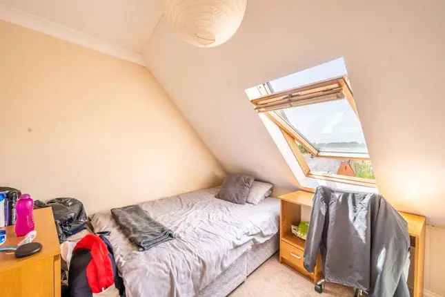 Flat to rent in Fulham Palace Road, Bishop's Park, London SW6