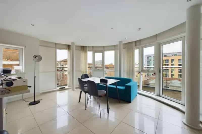 2 Bedroom Apartment To Let Oceana Boulevard