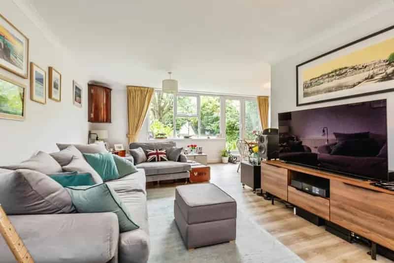 2 Bedroom Apartment for Sale in Clifton Wood Bristol