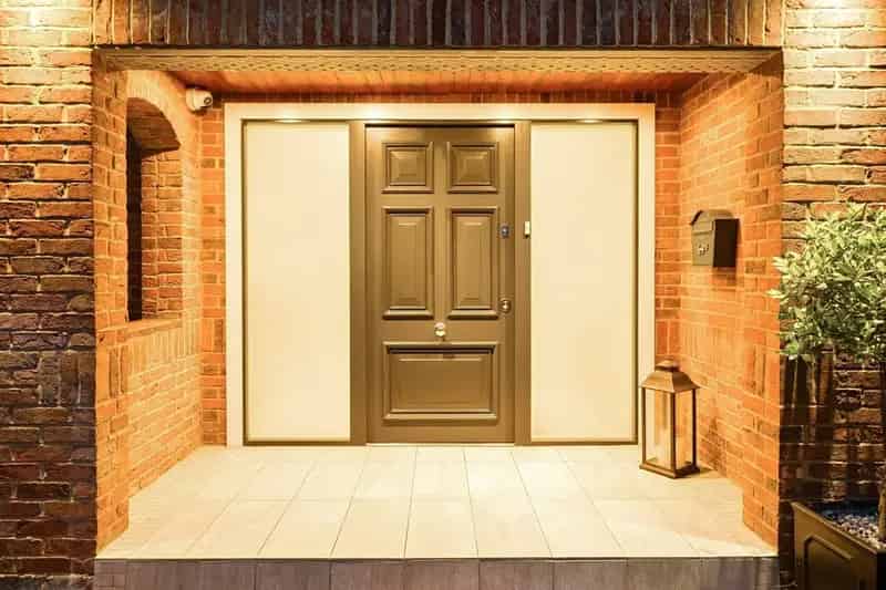 Luxury 4-Bed Detached Home with Landscaped Garden