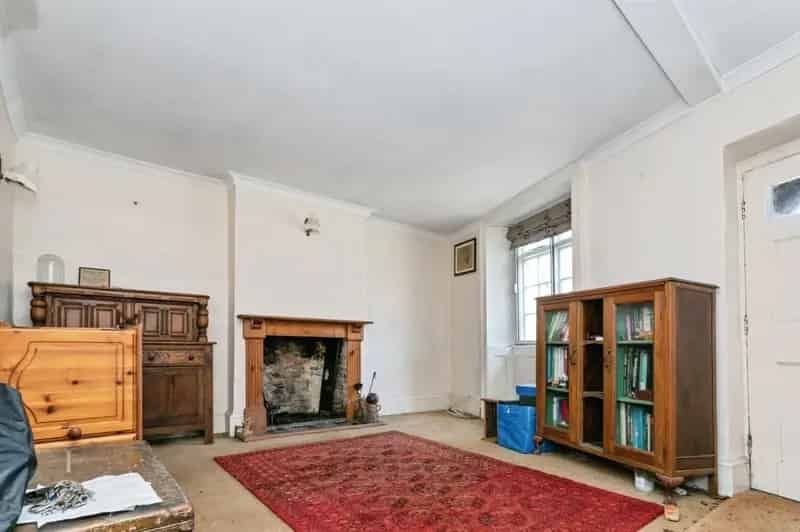 Three Bedroom Semi Detached House Sherington North Buckinghamshire