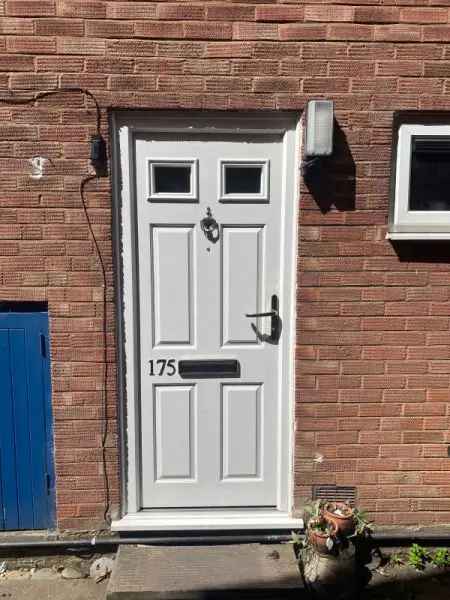 Flat For Rent in Wolverhampton, England