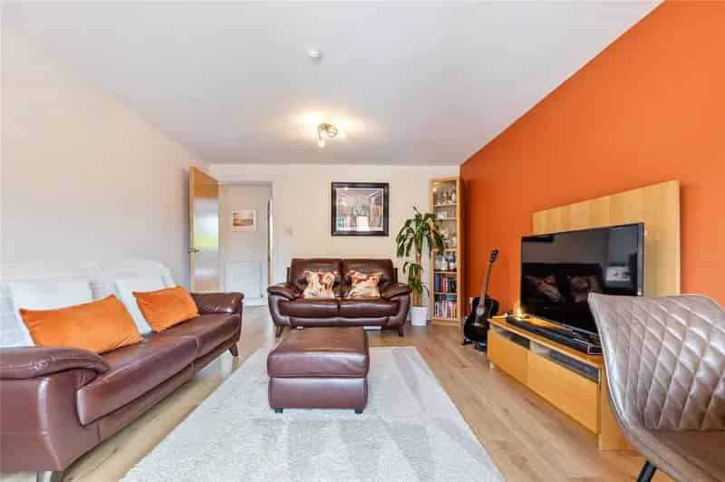 2 Bedroom Flat for Sale in Scotland