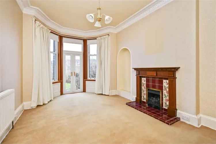 4 Bed House - Semi Detached with 3 Reception Rooms