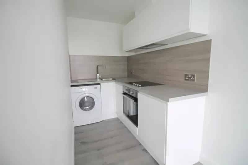 Modern Studio Apartment near Brighton Mainline Station