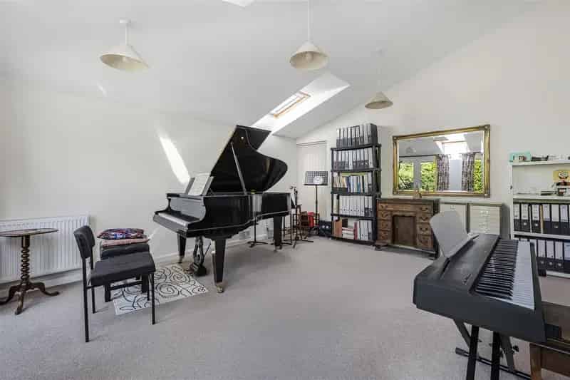 3 Bedroom Detached Bungalow House to Rent