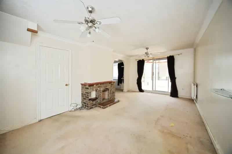 Four Bedroom Detached House in Barton Hills