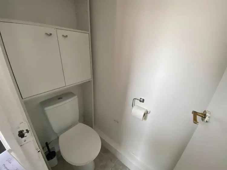 2 bedroom House
 To Let 
Total Size: 635 SQ FT
