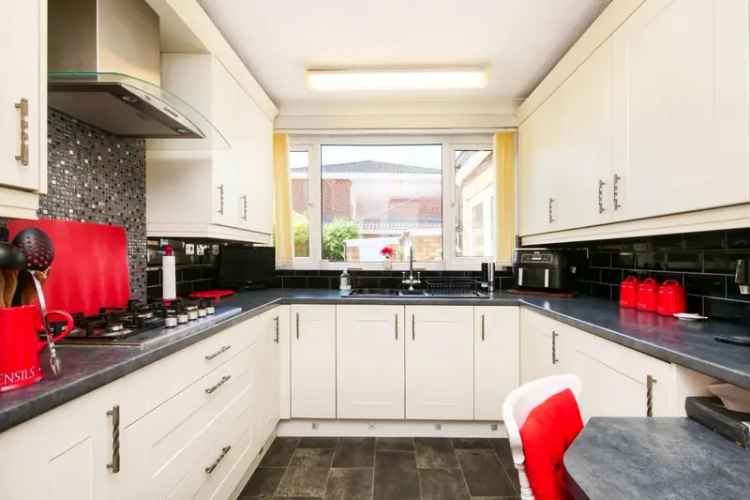 3 bedroom House
 For Sale 
Total Size: 1730 SQ FT