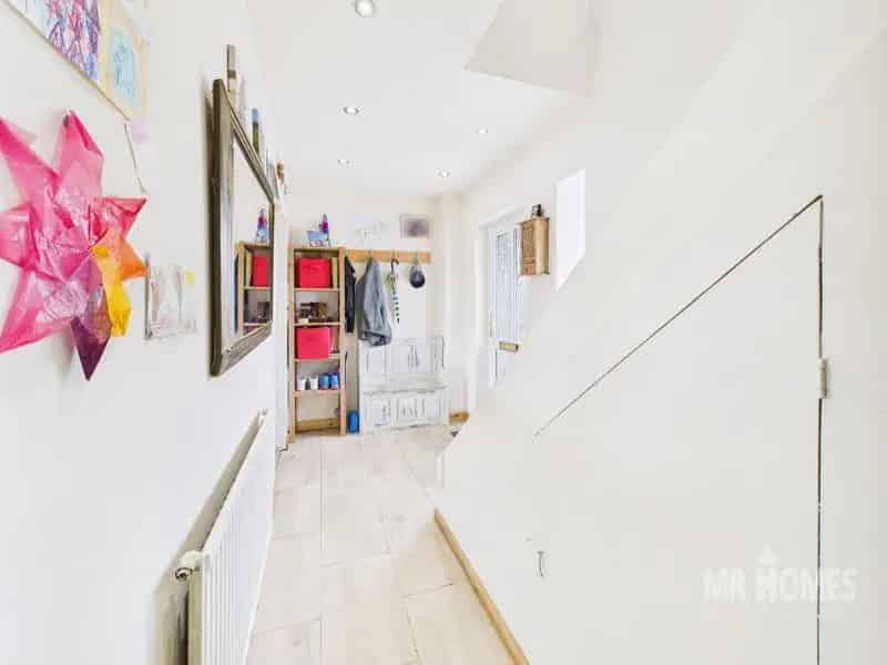 3 Bed Family Home for Sale Spacious Open Plan Modern Kitchen Large Garden