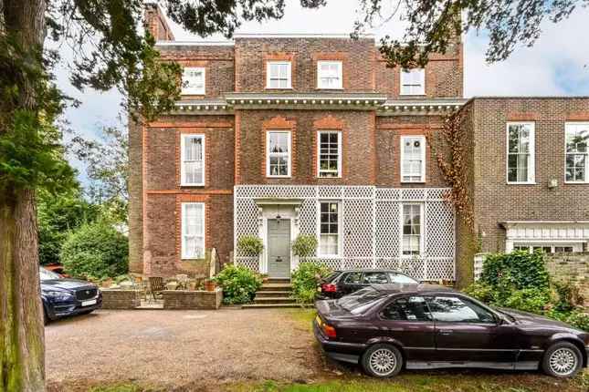 Flat for sale in Petersham Road, Petersham, Richmond TW10