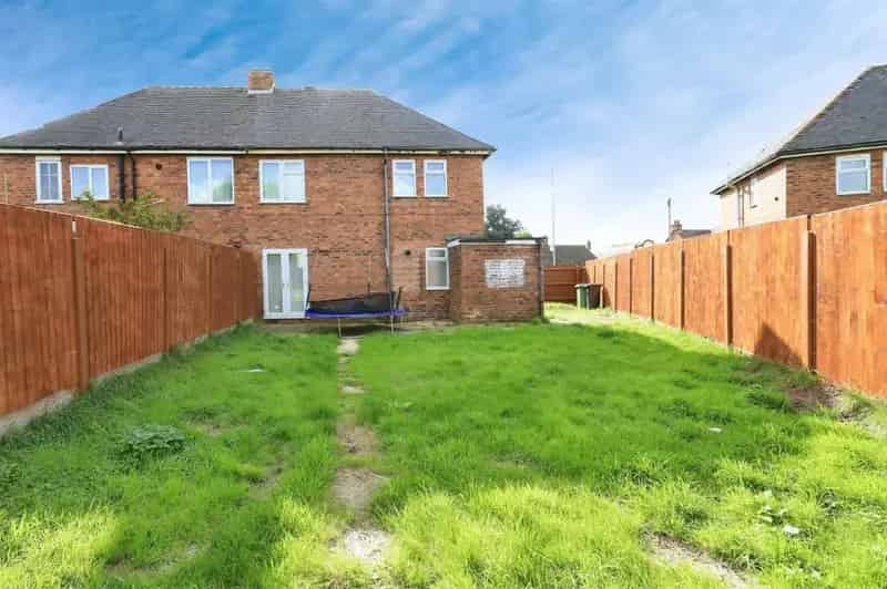 Three Bedroom Semi Detached House Featherstone No Onward Chain
