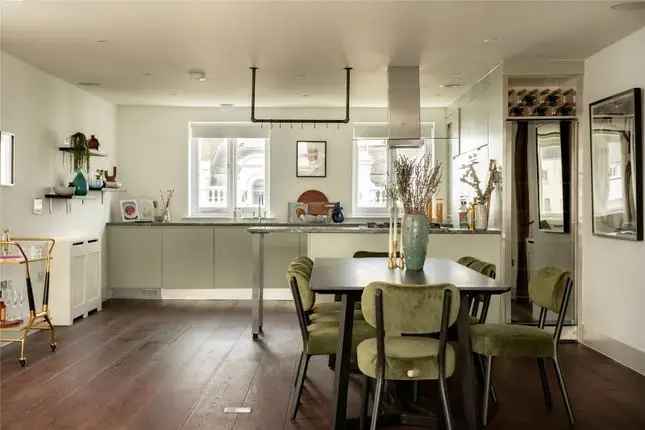 Flat for sale in Holland Park, Holland Park, London W11