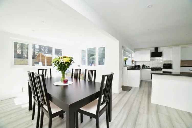 Spacious 3-Bed Bungalow with Garage and Garden