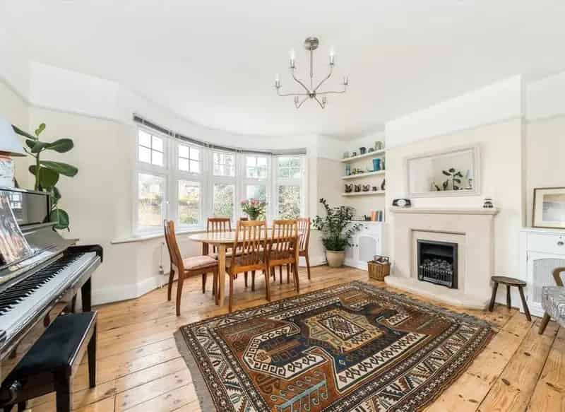 3 Bedroom 1930s Semi Detached House Family Home Off Street Parking