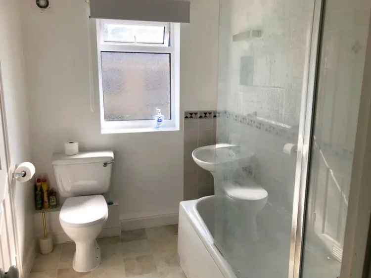1 Bedroom Flat To Rent Available May 21 2025