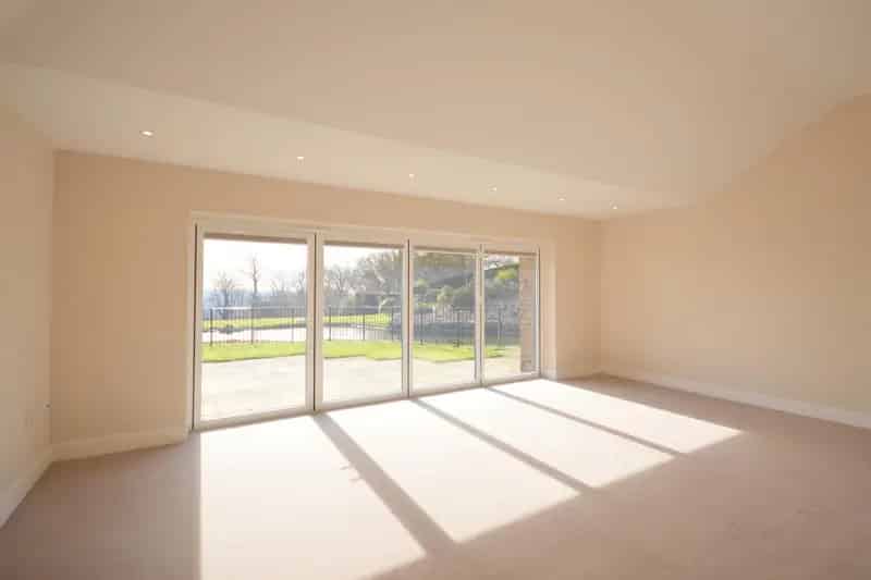 Detached Bungalow to Rent 4 Bedrooms Boxhill Tadworth