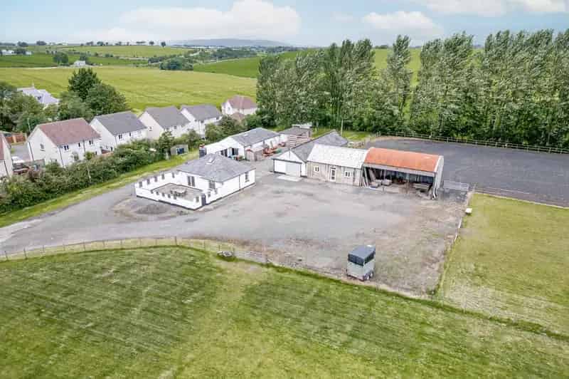 2 Bedroom Detached House For Sale