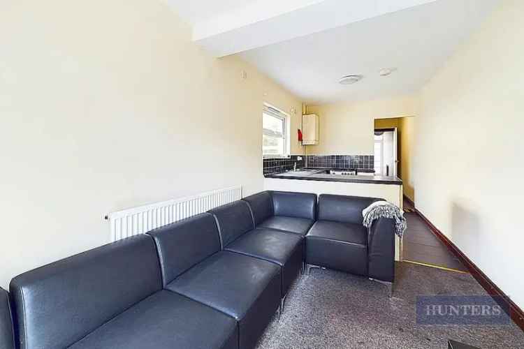 5 Bedroom House To Let - Student Property