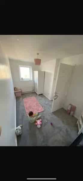 Lovely Home with Big Garden and Good Size Bedrooms