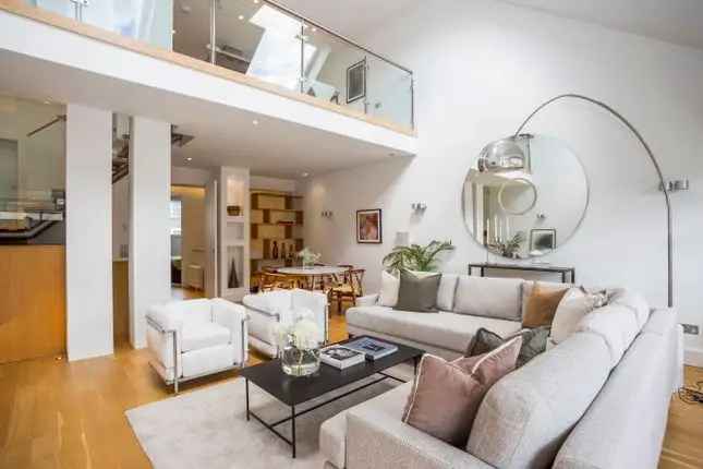 Flat for sale in Westbourne Grove, London W2