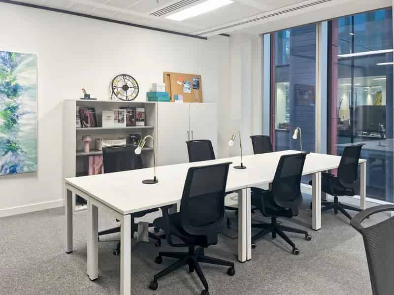 Private Open-Plan Office in Manchester City Center