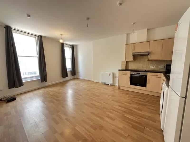3 Bedroom Flat Bournemouth Town Centre
