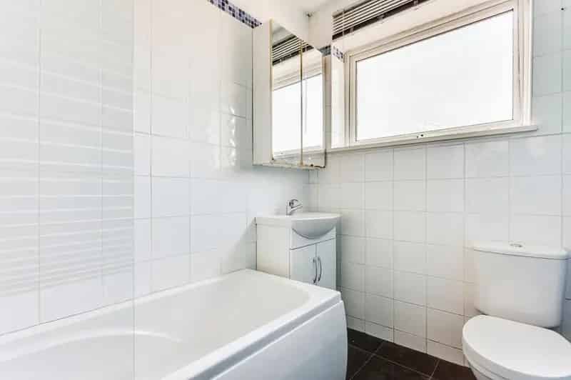3 Bedroom Mid Terrace House Outwood WF1 For Sale