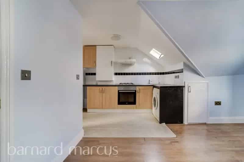 Wimbledon One-Bedroom Flat Ground Floor Open Plan Living