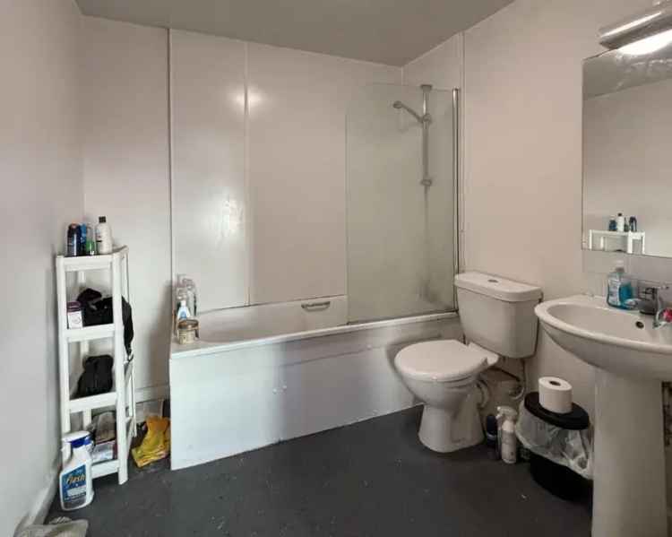 4 Bedroom Flat Near Clifton Triangle