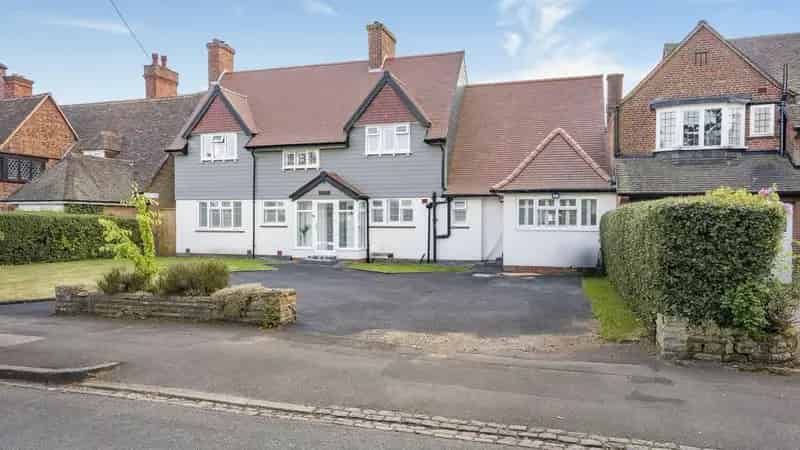 6 Bedroom Detached House For Sale Near Walmley Golf Club