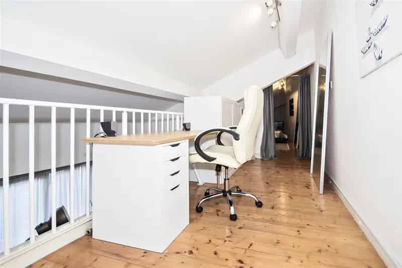 2 Bedroom Apartment Bow Quarter London