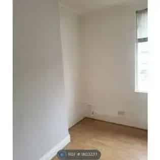 1 Bedroom Flat Birmingham 100m² Available May 4th 2025