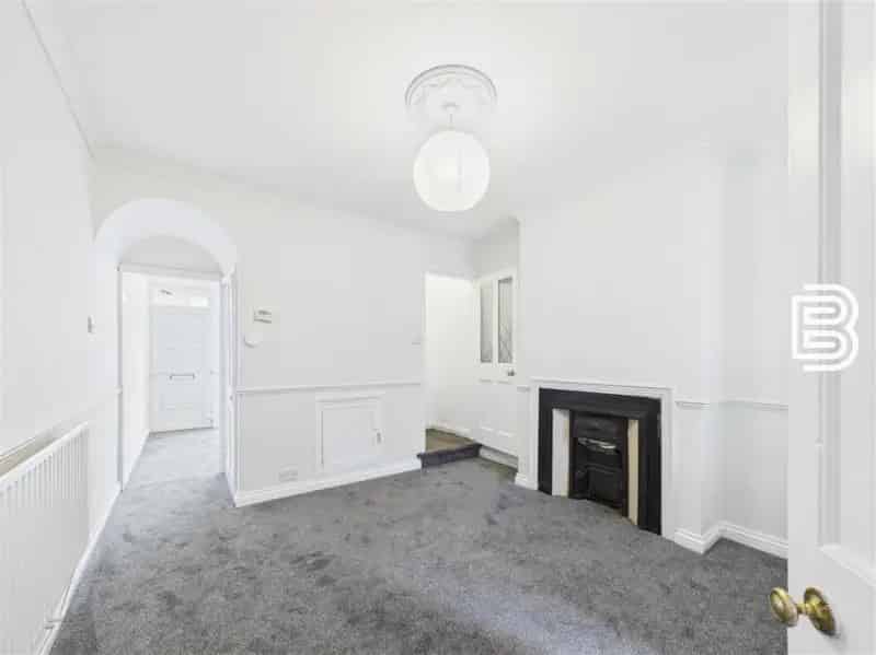2 Bed Terrace House Near Railway Station - Ideal First Time Buy