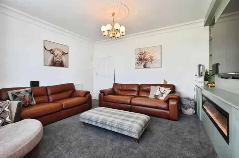 5 Bedroom Semi-Detached House Near Cyfarthfa Park