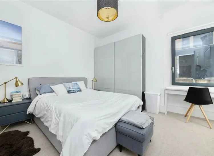 One Bedroom Apartment near Mile End and Bethnal Green