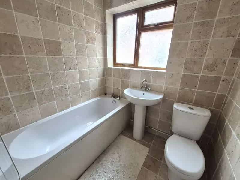 2 Bedroom Maisonette House to Rent