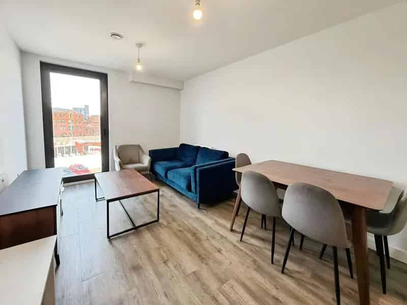 2 Bedroom Flat to Rent