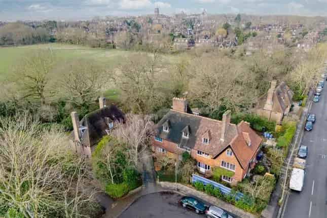 5-Bedroom Family Home Hampstead Heath Access
