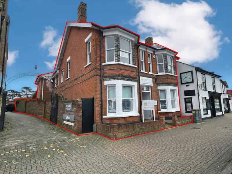 2543 sq ft Office Building in Essex