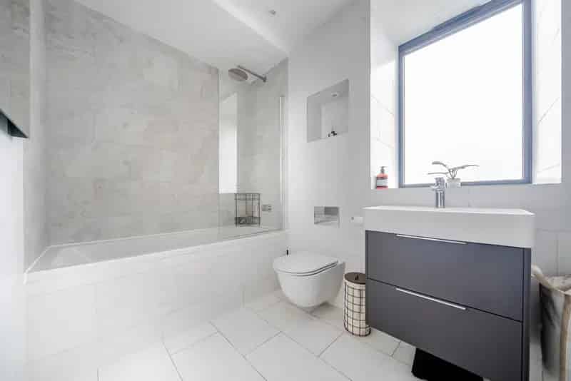 One Bedroom Flat near Tooting Bec Station