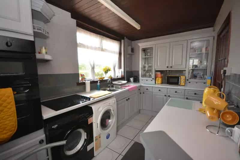 Semi Detached Bungalow with Large Garden and Garage