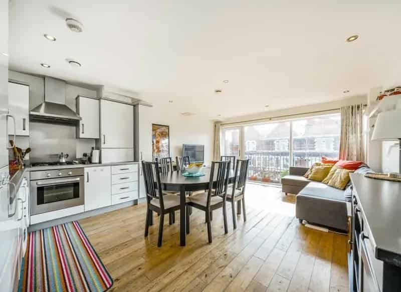 Two Double Bedroom Apartment Tooting Panoramic Views