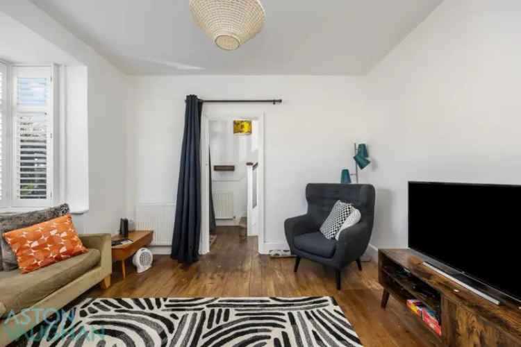 3 Bedroom Semi-Detached House for Sale in Brighton