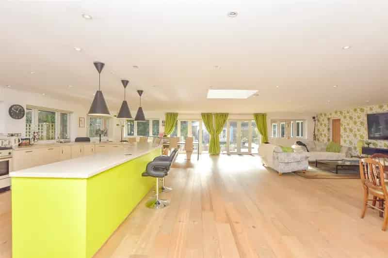 5 Bedroom Detached Bungalow for Sale