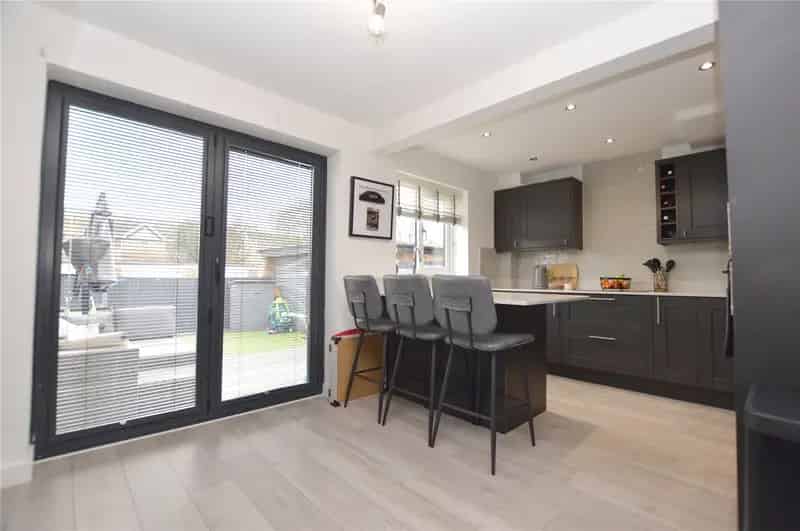 Modern 3-Bedroom Townhouse in Rothwell - Near Amenities