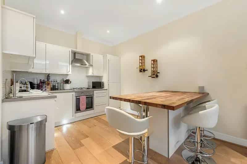2 Bedroom Flat Brixton High Ceilings Modern Open Plan