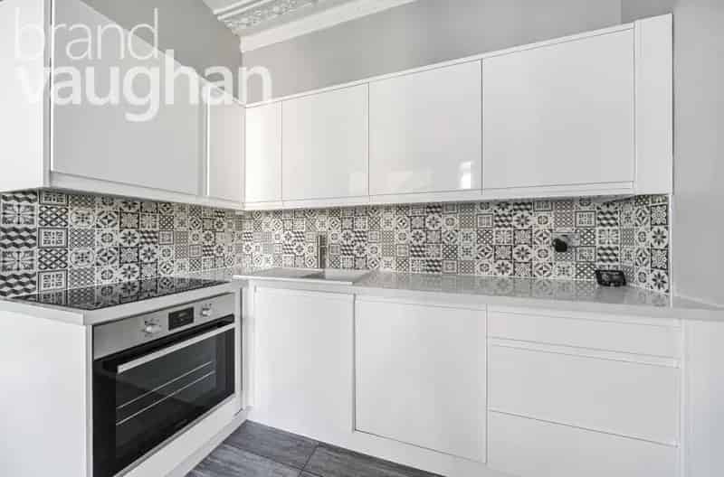 2 Bedroom Flat in Victorian Villa